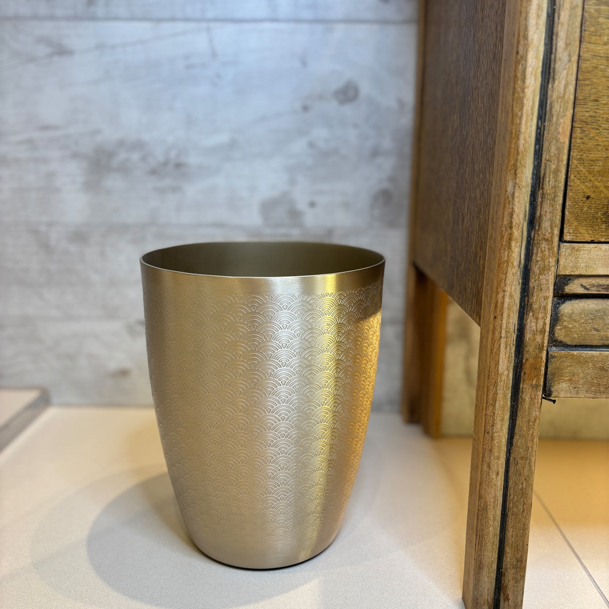 Scallop Pattern Gold Finish Waste Bin